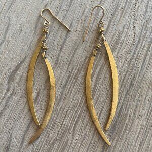 Gold-plated double curve dangle earrings